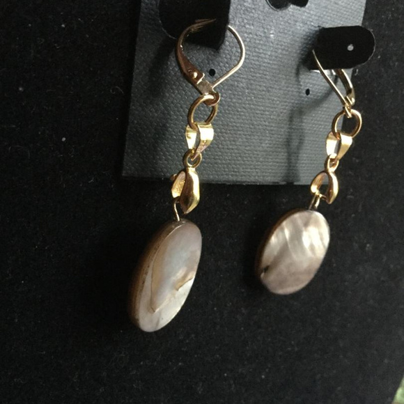 18K Gold Plated Shell Dangle Earrings - Picture 3 of 5